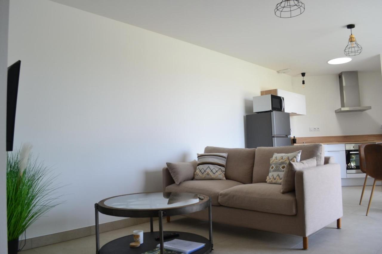 Appart Hotel La Gacilly-Centre Ville-Spa-Parking ภายนอก รูปภาพ