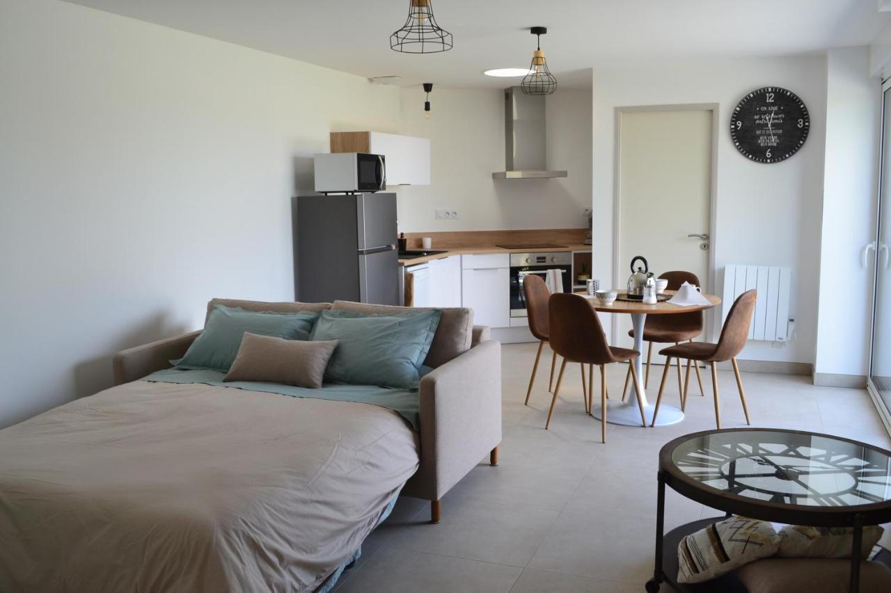 Appart Hotel La Gacilly-Centre Ville-Spa-Parking ภายนอก รูปภาพ
