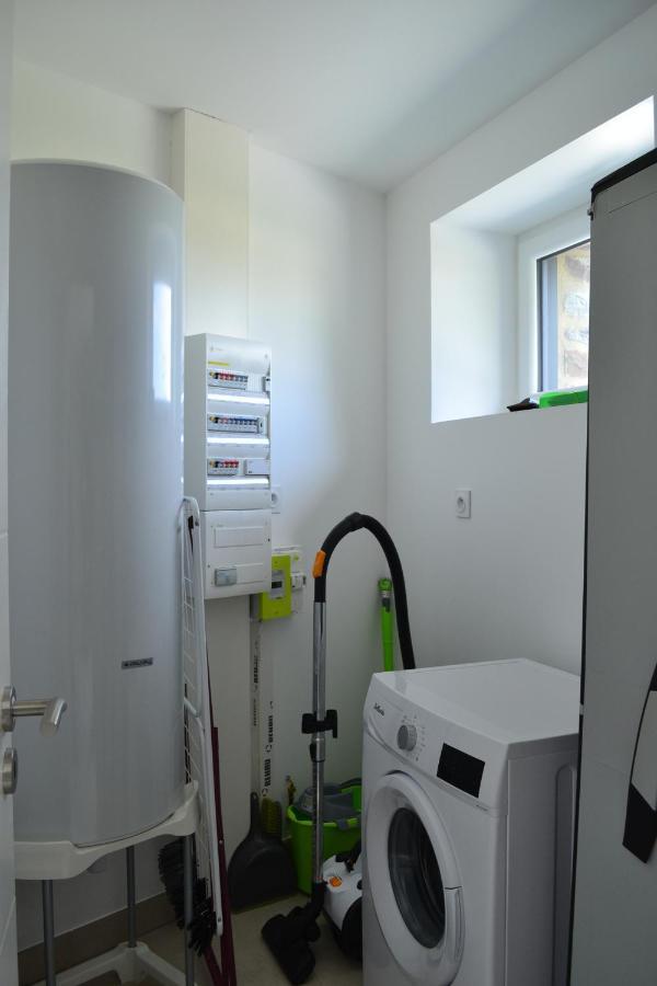 Appart Hotel La Gacilly-Centre Ville-Spa-Parking ภายนอก รูปภาพ