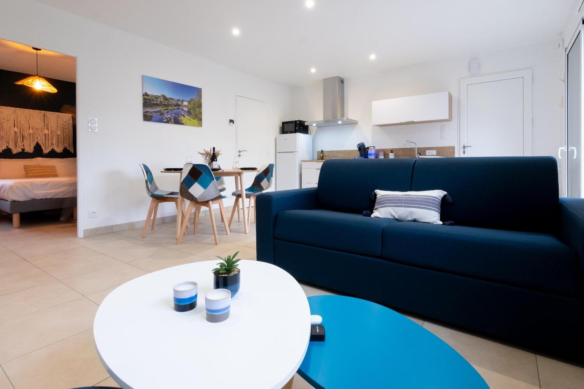 Appart Hotel La Gacilly-Centre Ville-Spa-Parking ภายนอก รูปภาพ