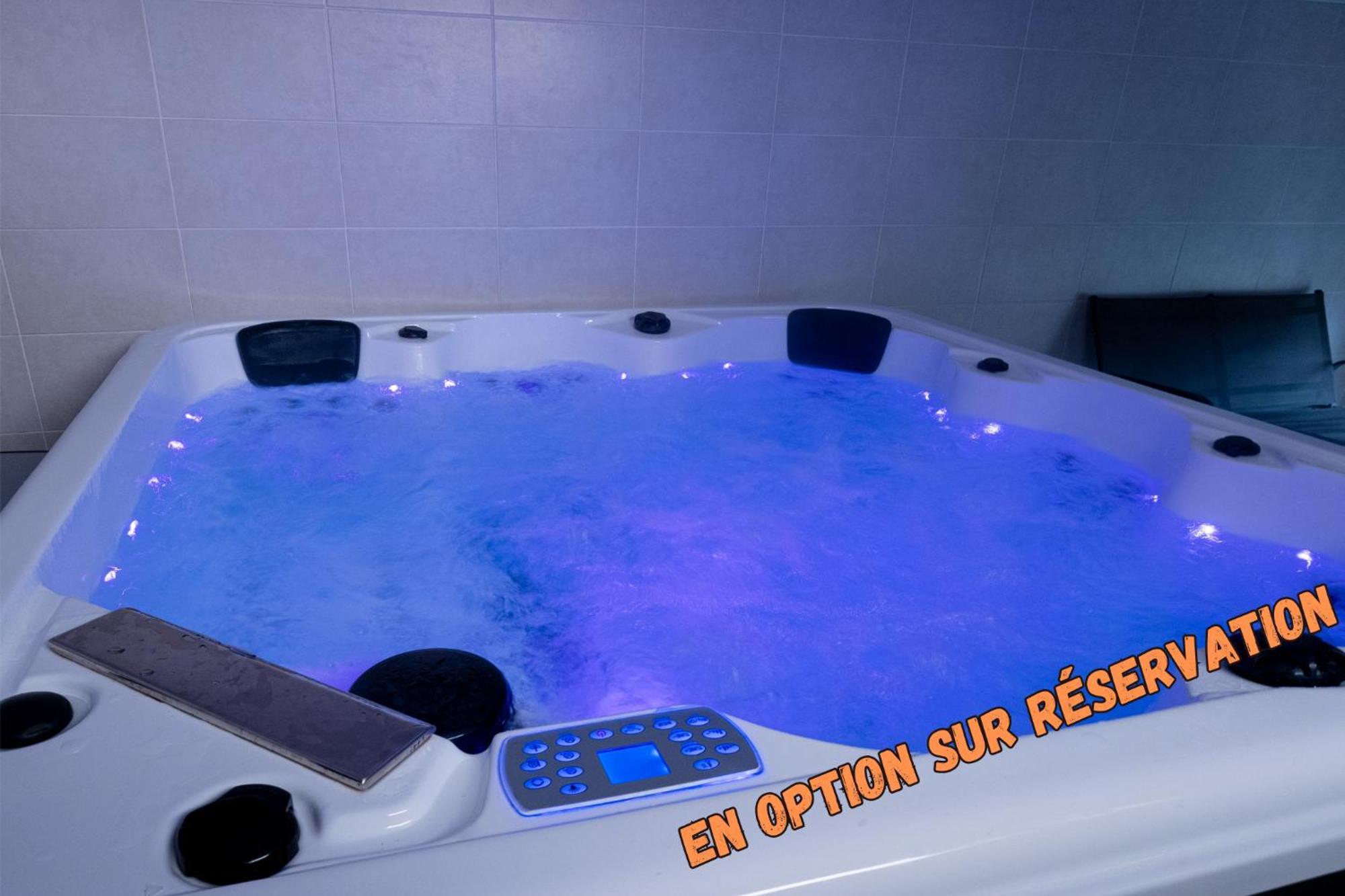 Appart Hotel La Gacilly-Centre Ville-Spa-Parking ภายนอก รูปภาพ